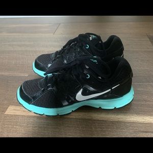 Nike Relentless 2 Ladies Sneakers Sz 6